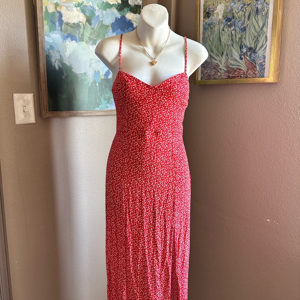 FOREVER 21 Red White Floral Spaghetti Strap Slit Midi Dress